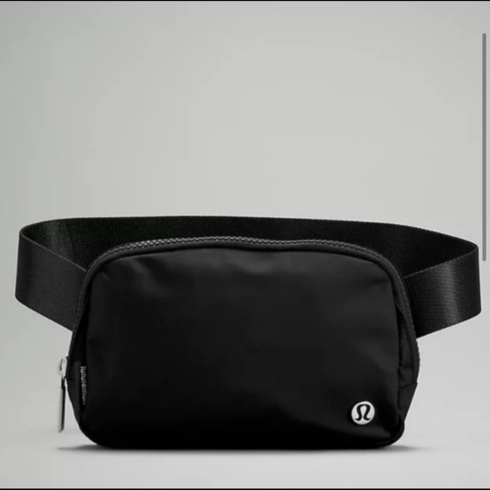NWT Lululemon everywhere belt bag- Black